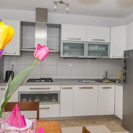 Apartments Marieta Макарска Екстериор снимка
