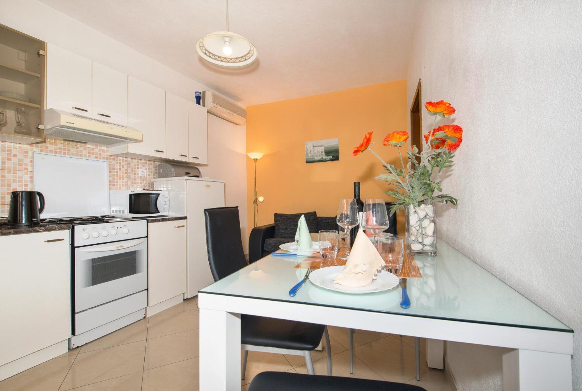 Apartments Marieta Макарска Стая снимка