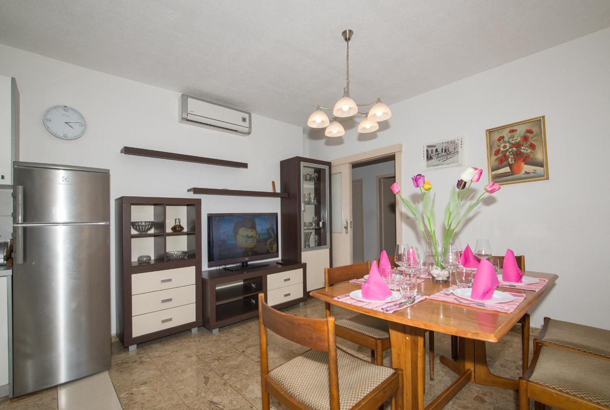 Apartments Marieta Макарска Стая снимка