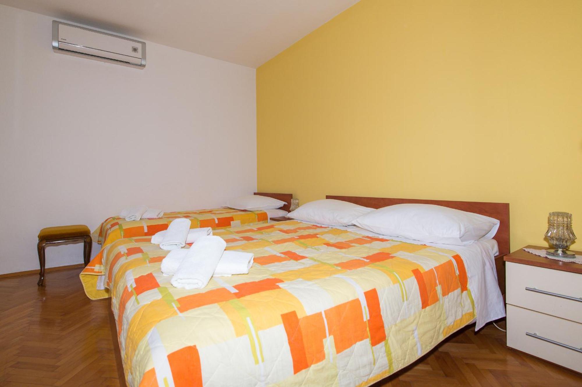 Apartments Marieta Макарска Стая снимка