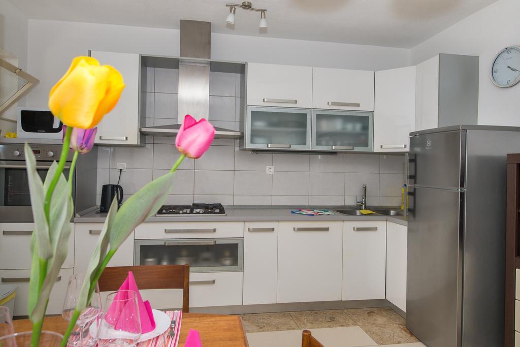 Apartments Marieta Макарска Екстериор снимка