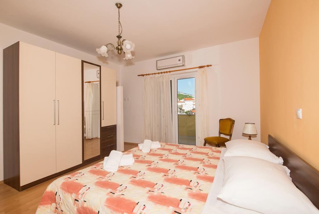 Apartments Marieta Макарска Стая снимка